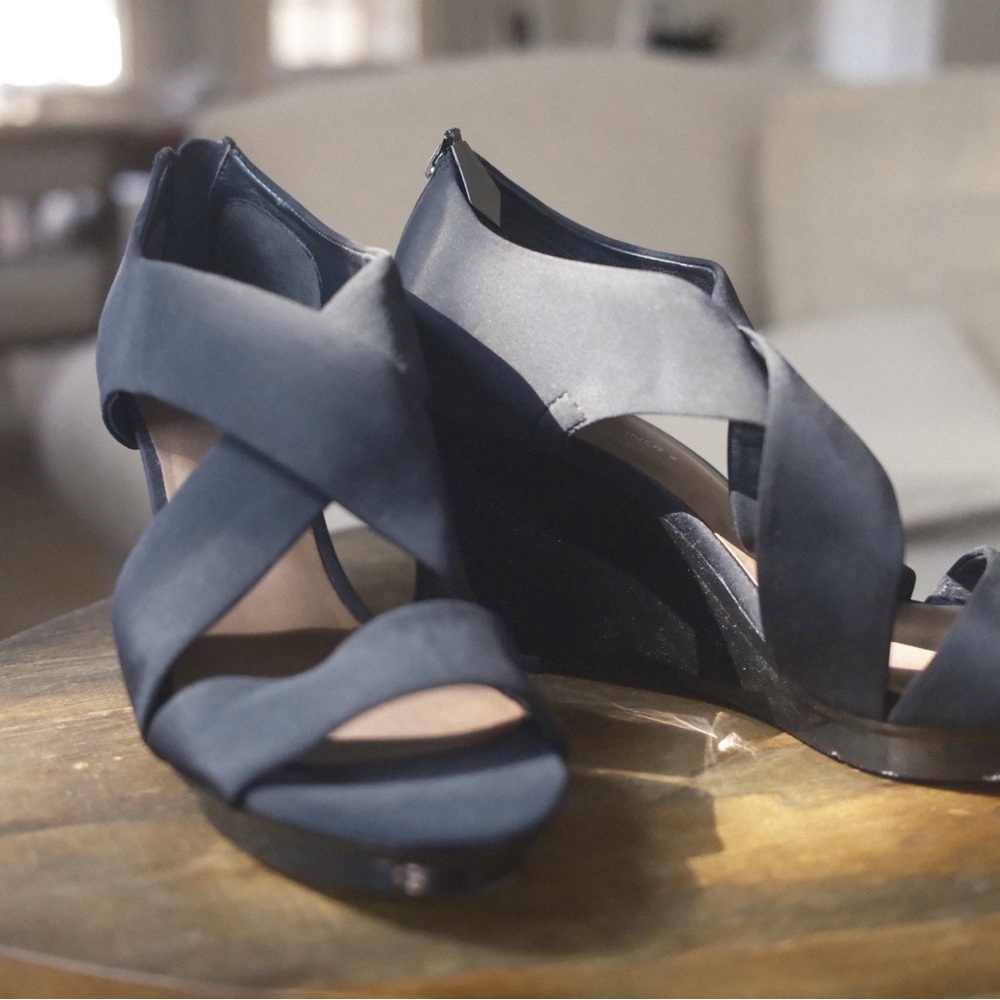 Donald Pliner Aurora 9.5 Elegant Black Wedge Sandals